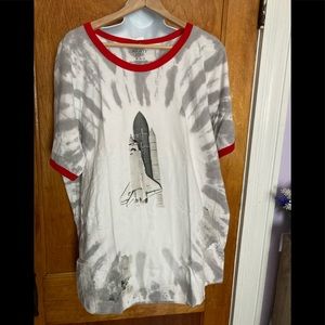 Space Shuttle. Gray, White & Red 3xl